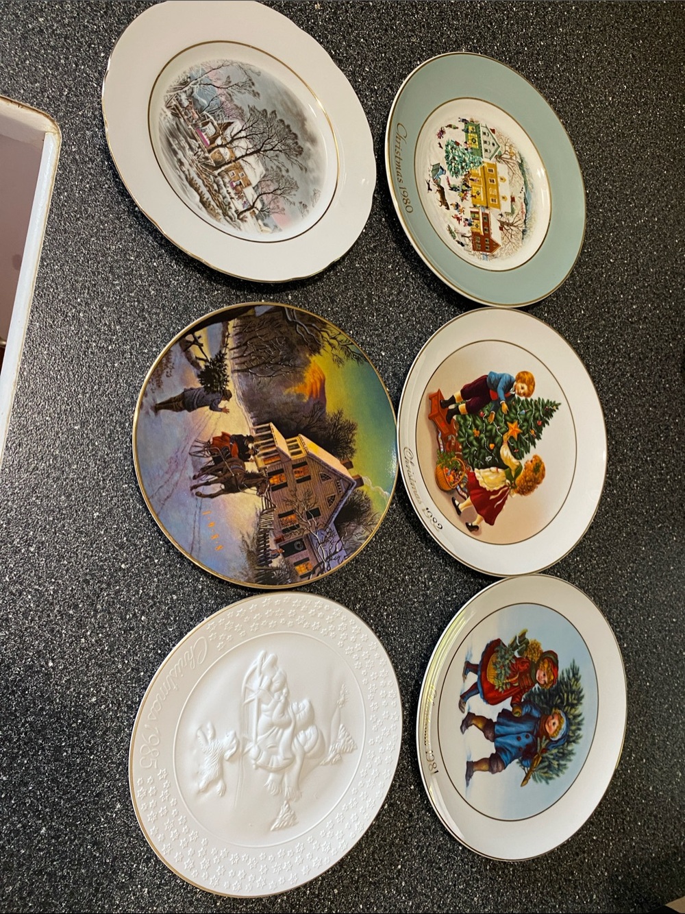 Vintage Avon  Christmas Collectible Decorative Plates - Multi-Color
